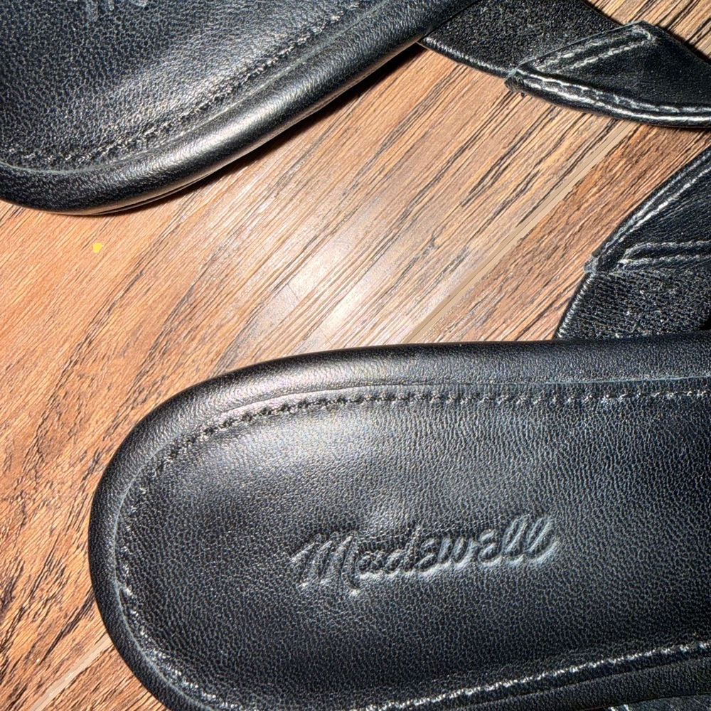 Madwell Mila Women’s Black Leather Slide Sandals with Gold Accent - Picture 2 of 3